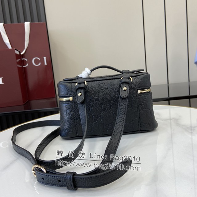 Gucci專櫃古馳最新款Emblem系列超迷你手袋化妝包 jh2063型號：815949